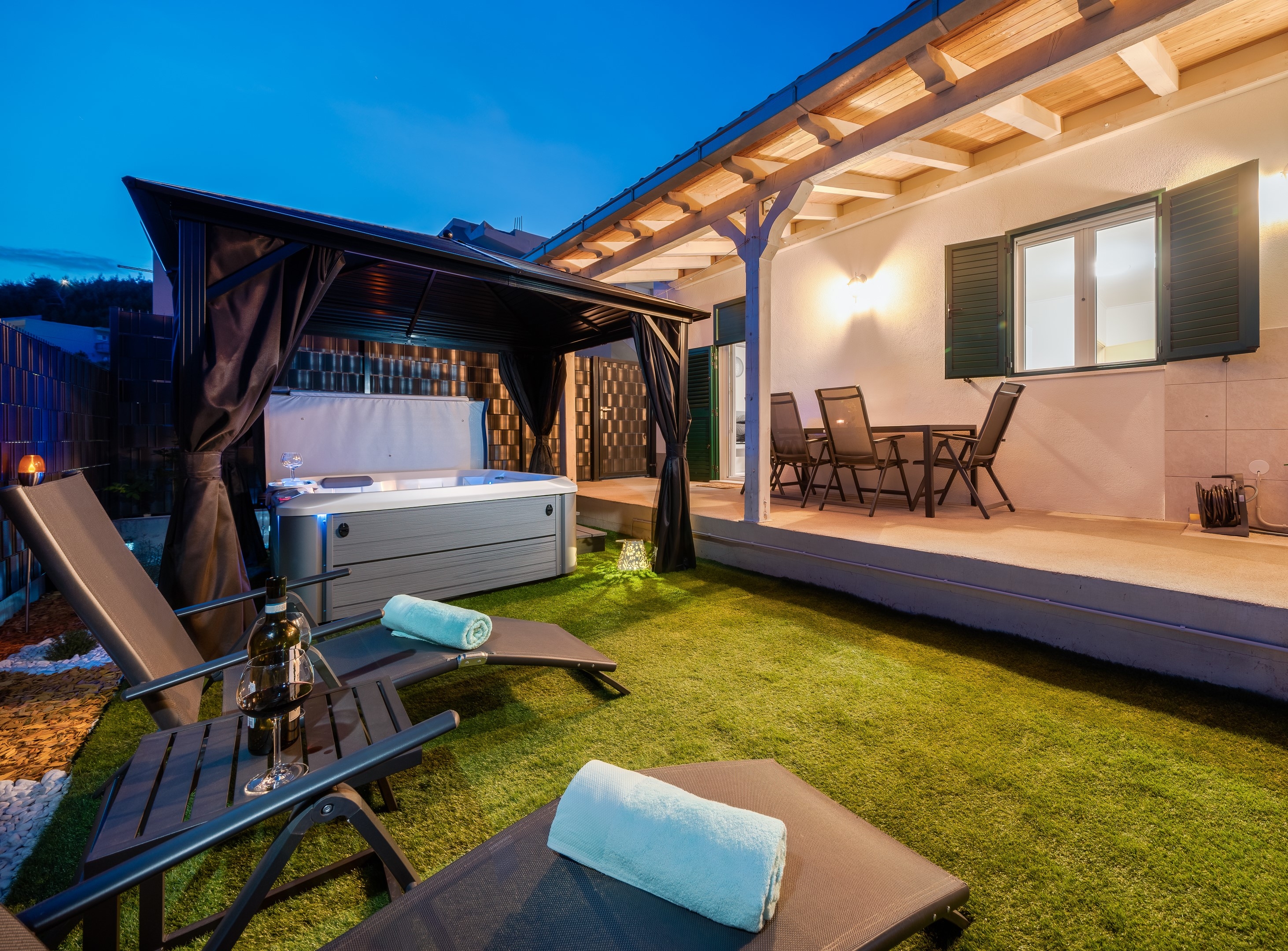 Two bedroom house with terrace Dugi Rat, Omiš (K-23046) Two bedroom house with terrace Dugi Rat, Omiš (K-23046)