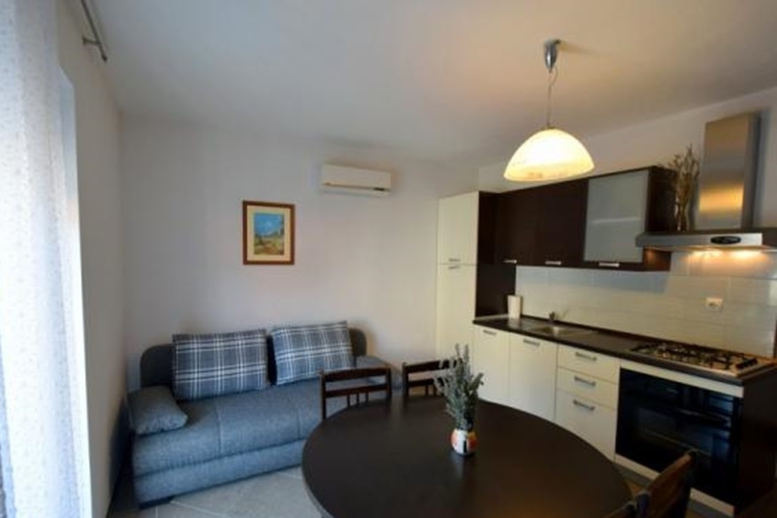 One bedroom apartment with balcony Malinska, Krk (A-23054-b)