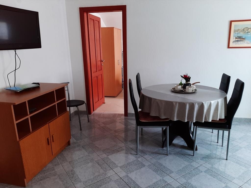 One bedroom apartment with air-conditioning Malinska, Krk (A-23054-d)