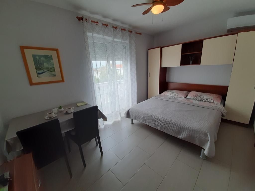 Studio flat with balcony Malinska, Krk (AS-23054-a)