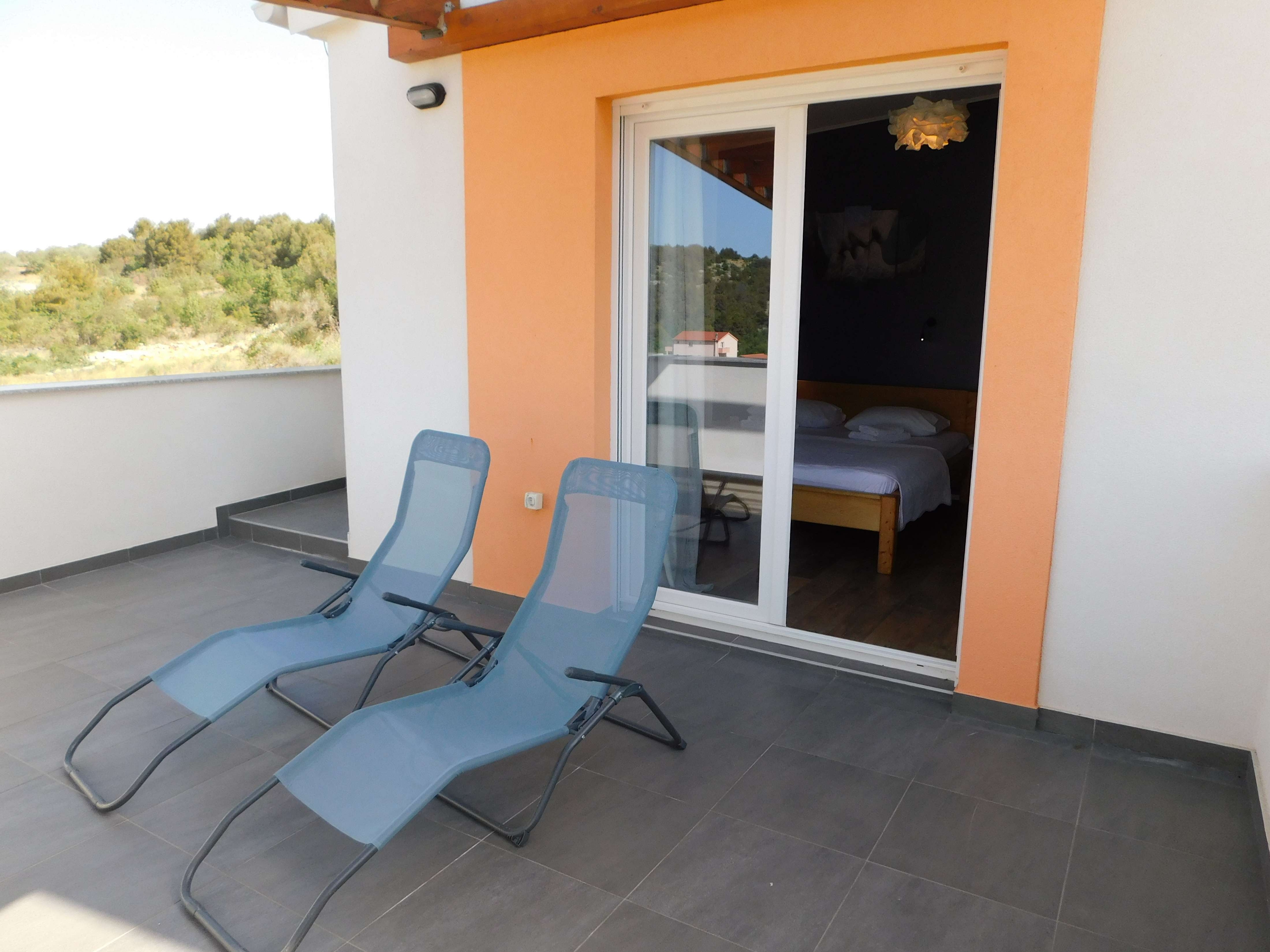 Four bedroom house with balcony Šibenik  K