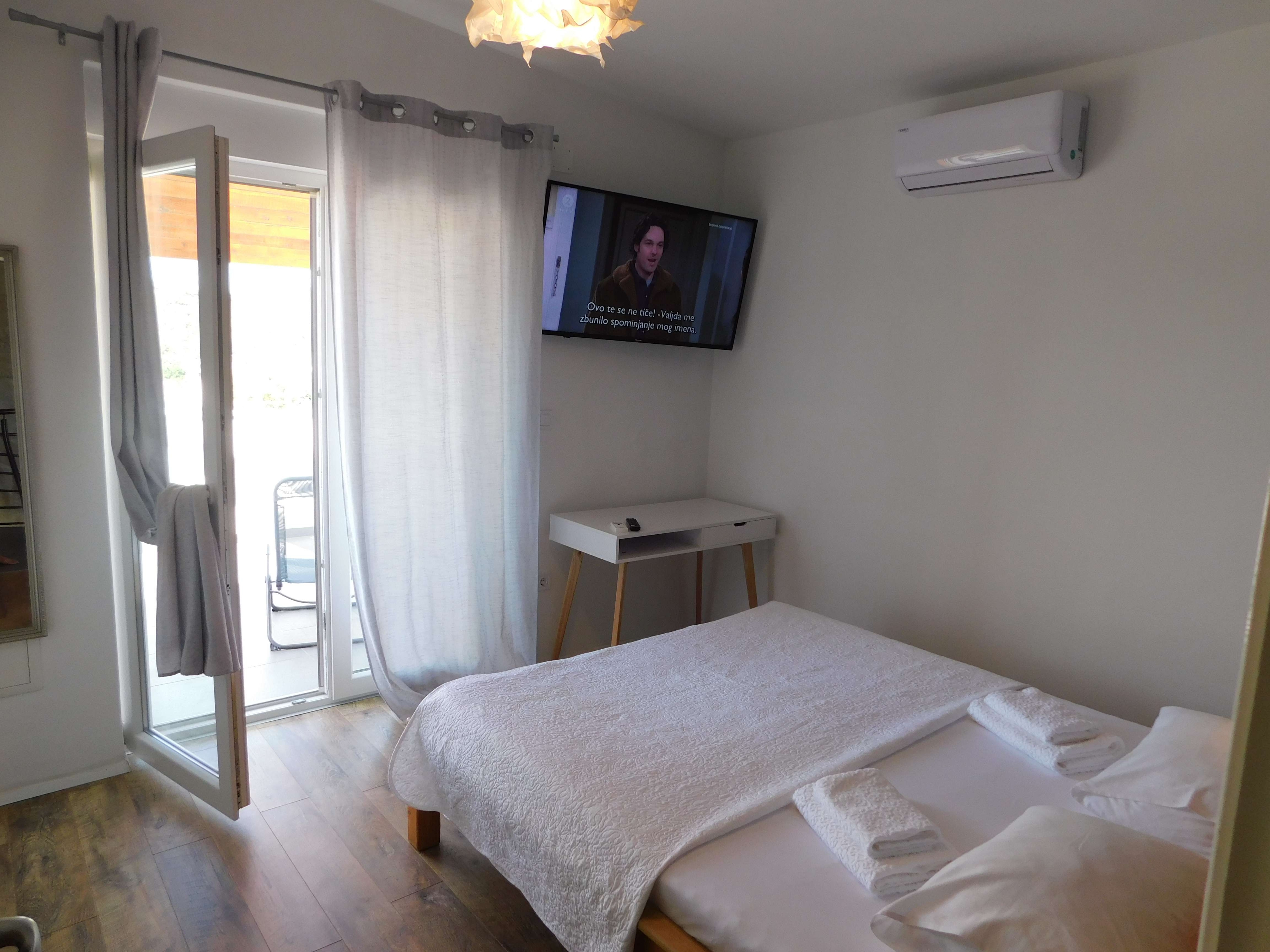 Four bedroom house with balcony Šibenik  K