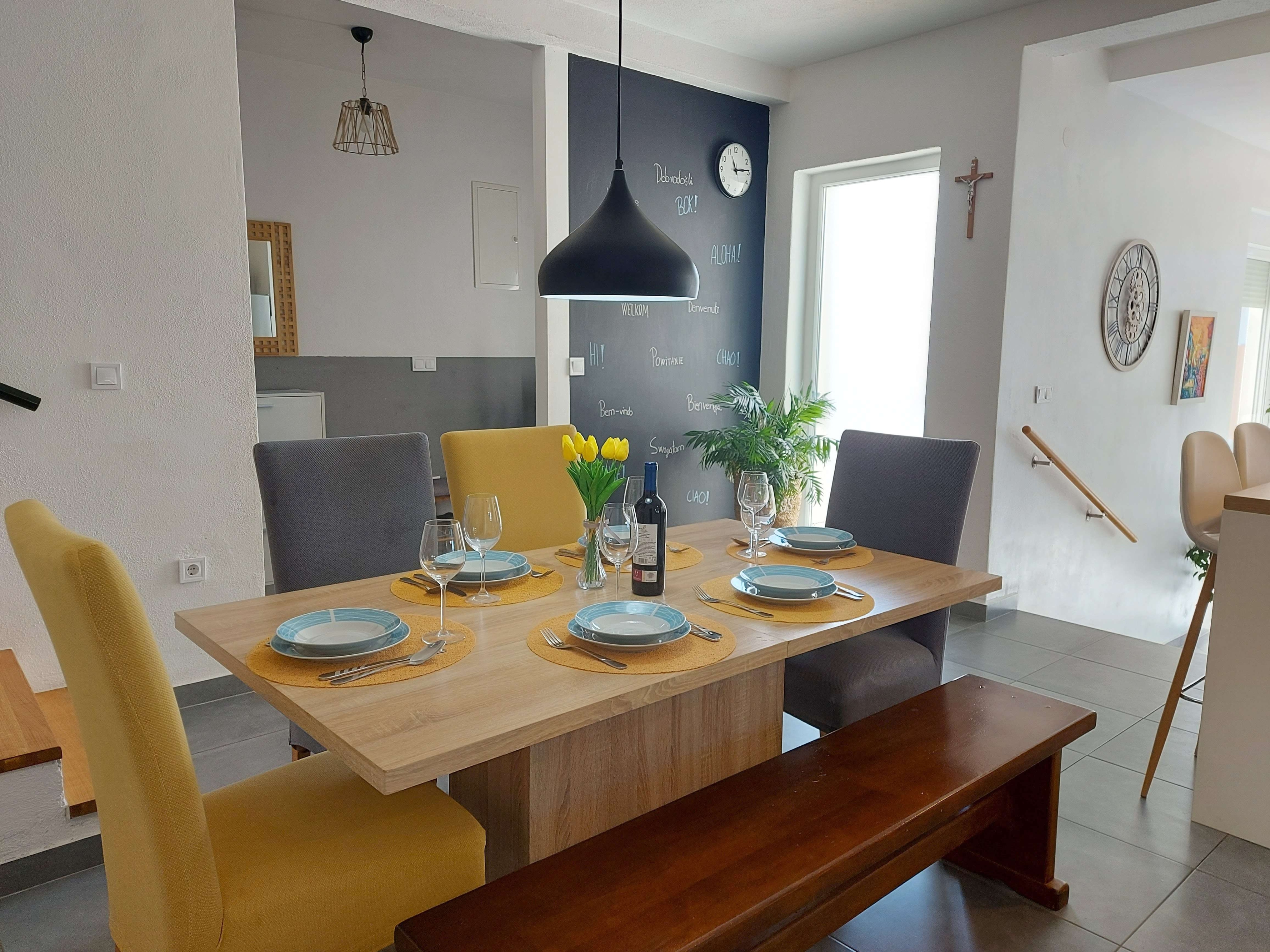 Four bedroom house with balcony Šibenik  K