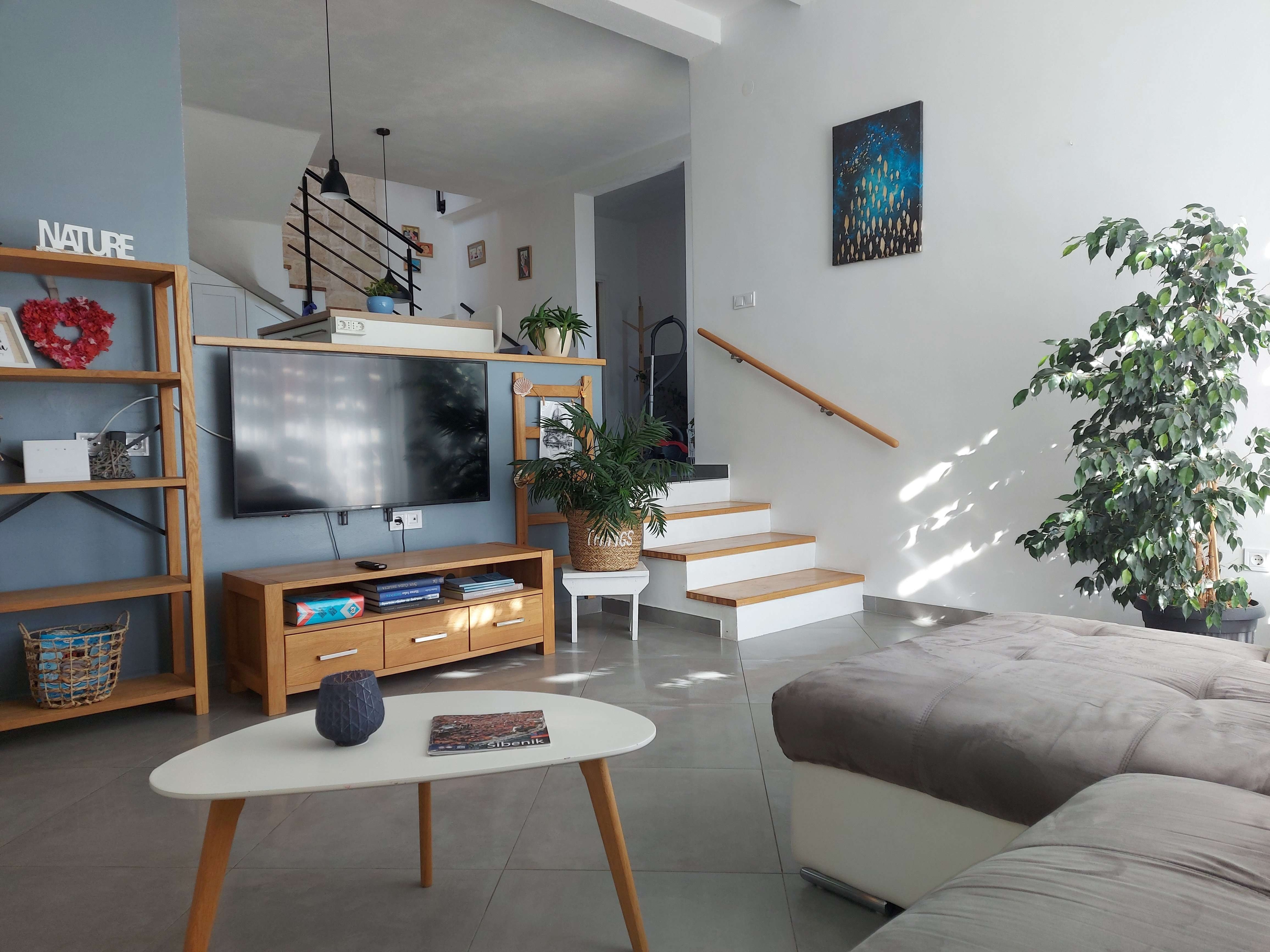 Four bedroom house with balcony Šibenik  K