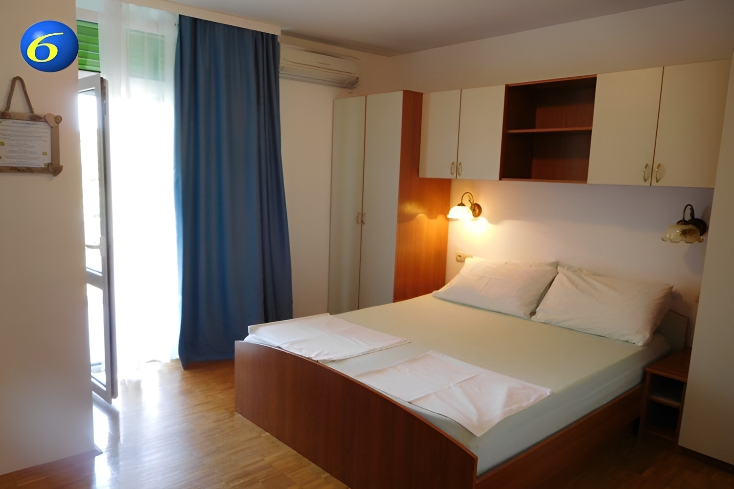 Room with balcony and sea view Supetarska Draga - Donja, Rab (S-23068-e) Room with balcony and sea view Supetarska Draga - Donja, Rab (S-23068-e)