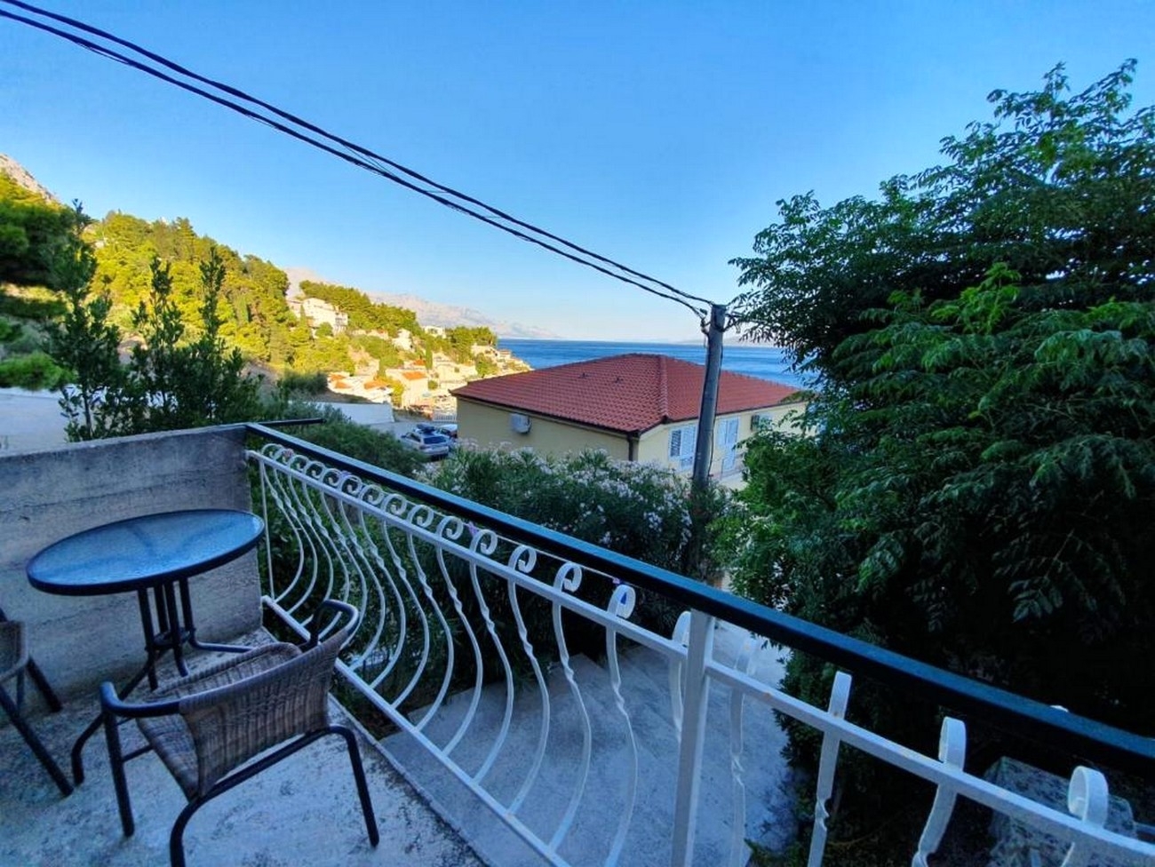 Three bedroom apartment with balcony and sea view Mimice, Omiš  A-a