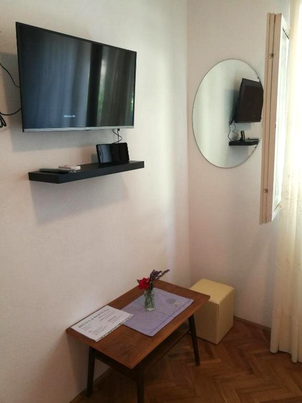 Three bedroom apartment with balcony and sea view Mimice, Omiš  A-a