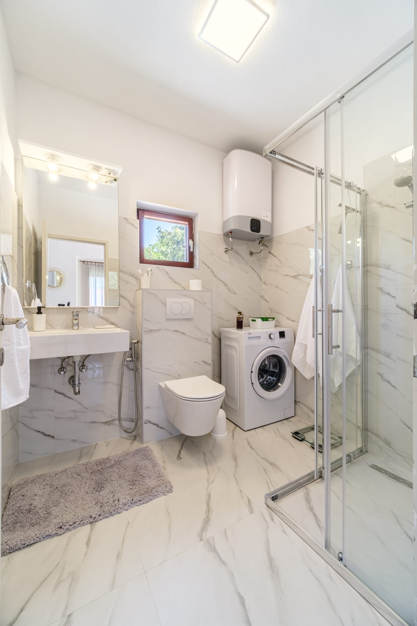 Three bedroom house with terrace and sea view Sutivan, Brač  K