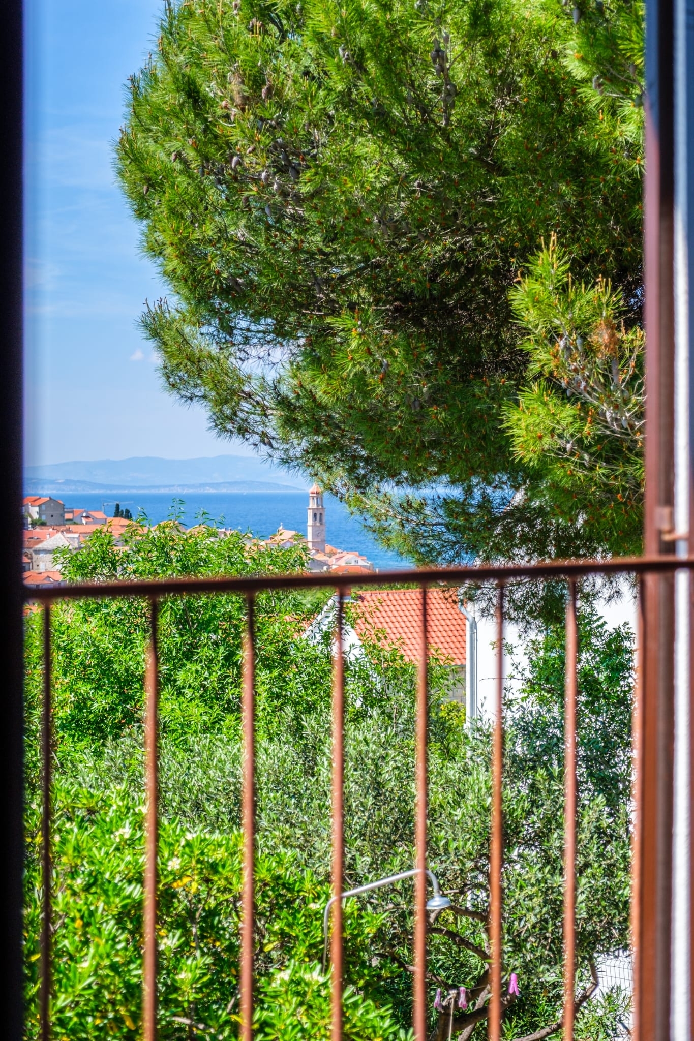 Three bedroom house with terrace and sea view Sutivan, Brač  K