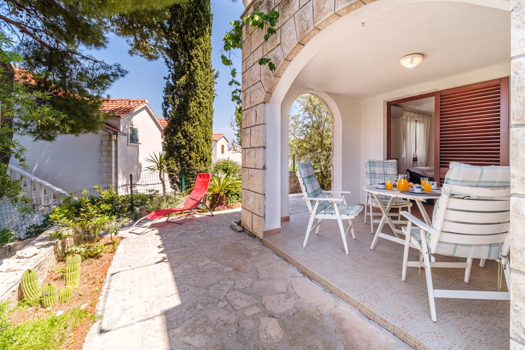 Three bedroom house with terrace and sea view Sutivan, Brač  K