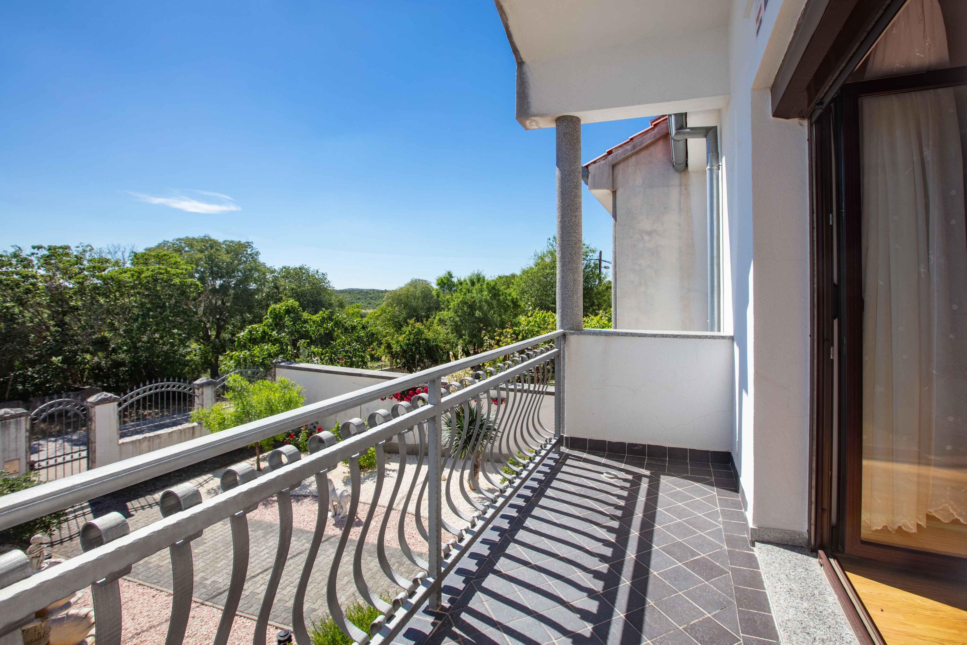Two bedroom apartment with terrace Smrdelje, Krka  A-a