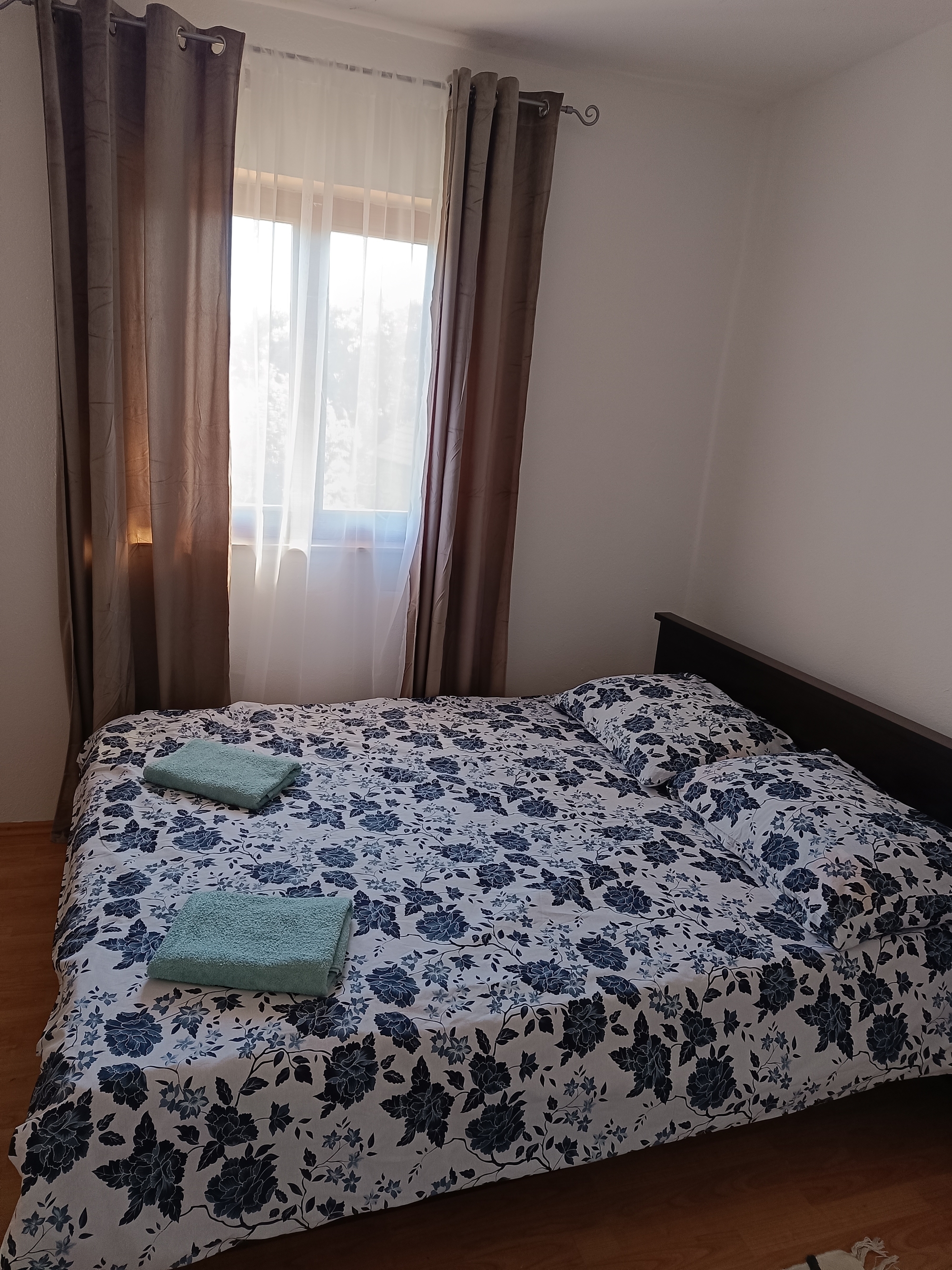 Three bedroom house with terrace Širitovci, Krka  K