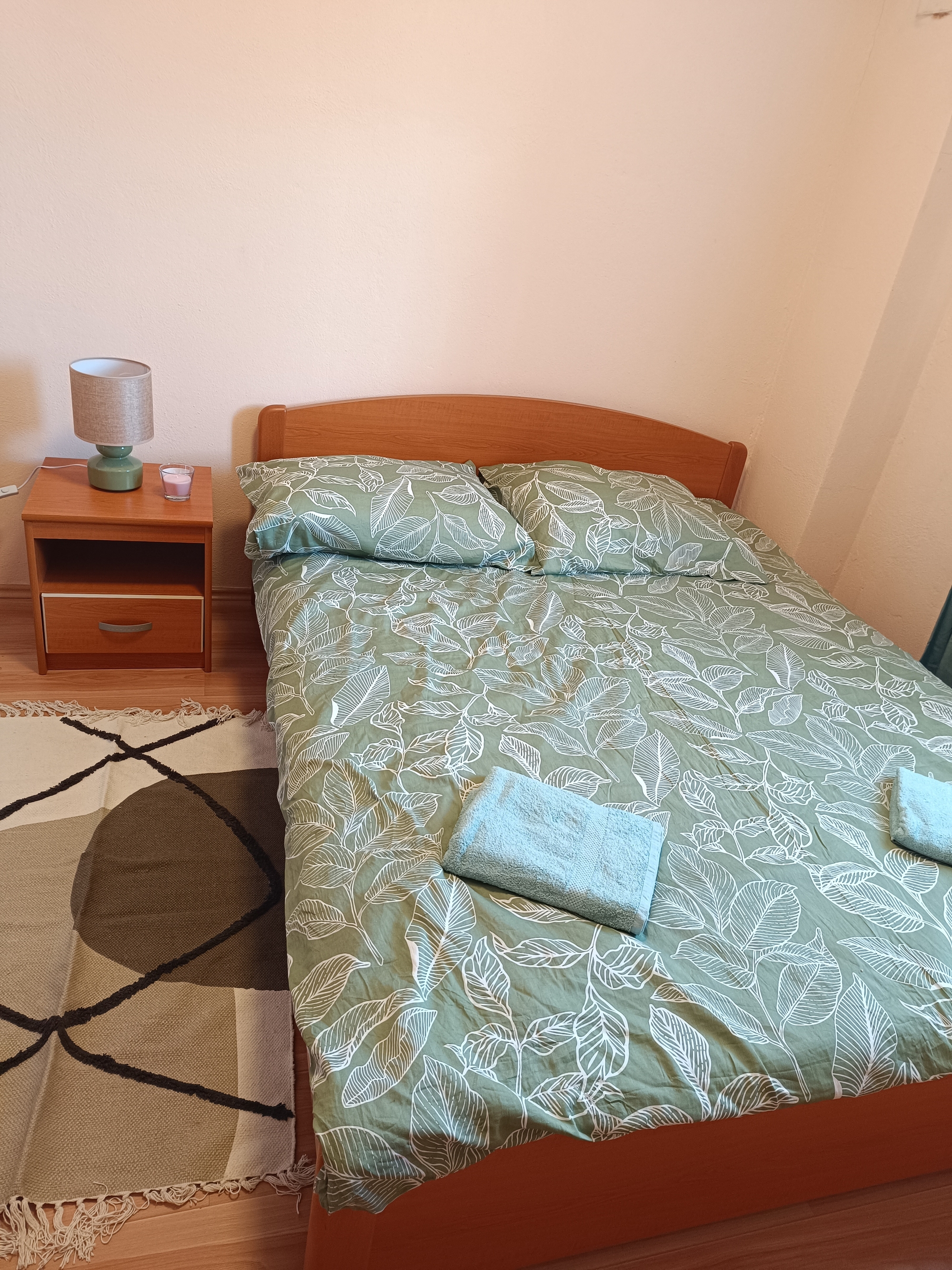Three bedroom house with terrace Širitovci, Krka  K