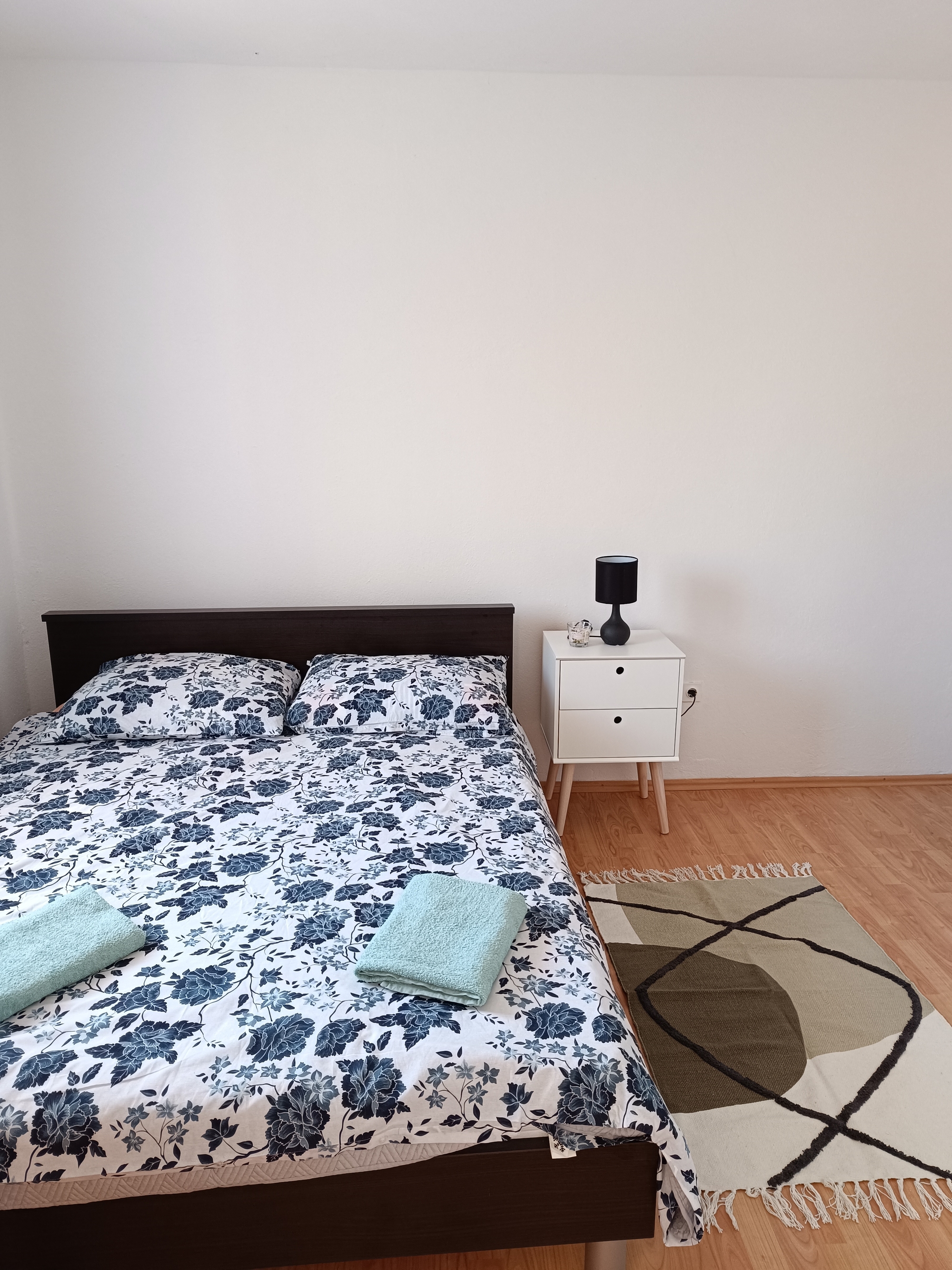 Three bedroom house with terrace Širitovci, Krka  K