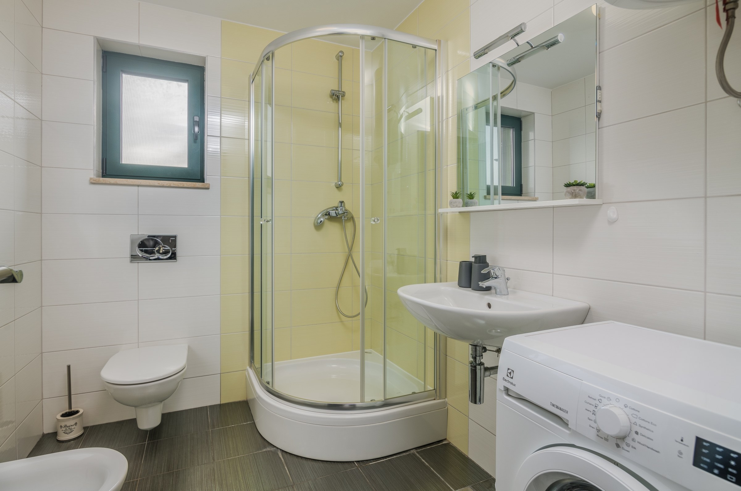 Two bedroom apartment with balcony and sea view Turčić, Krk  A-c