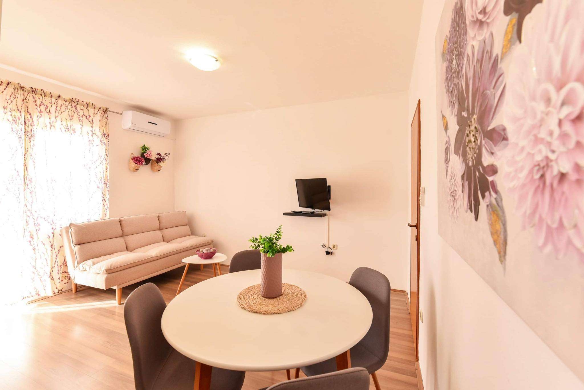 One bedroom apartment with terrace and sea view Sveti Petar, Biograd (A-23091-b)