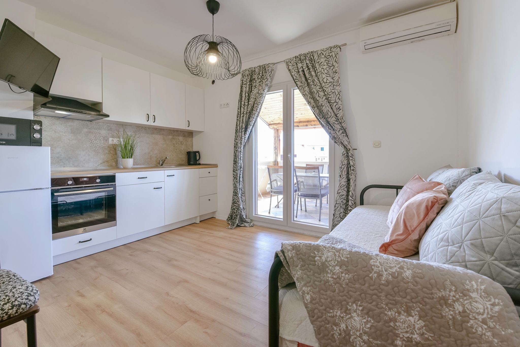One bedroom apartment with terrace and sea view Sveti Petar, Biograd (A-23091-e) One bedroom apartment with terrace and sea view Sveti Petar, Biograd (A-23091-e)