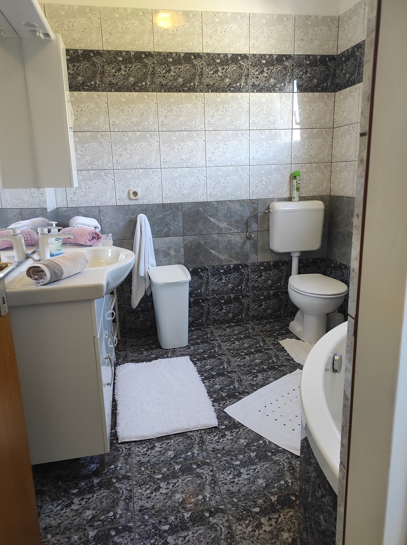 Two bedroom apartment with terrace Banjol, Rab  A-a