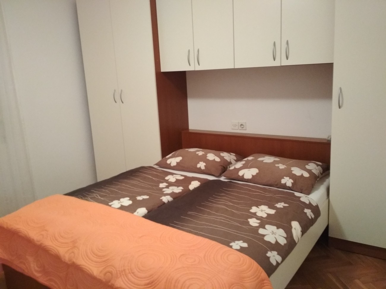 Two bedroom apartment with terrace Banjol, Rab  A-a
