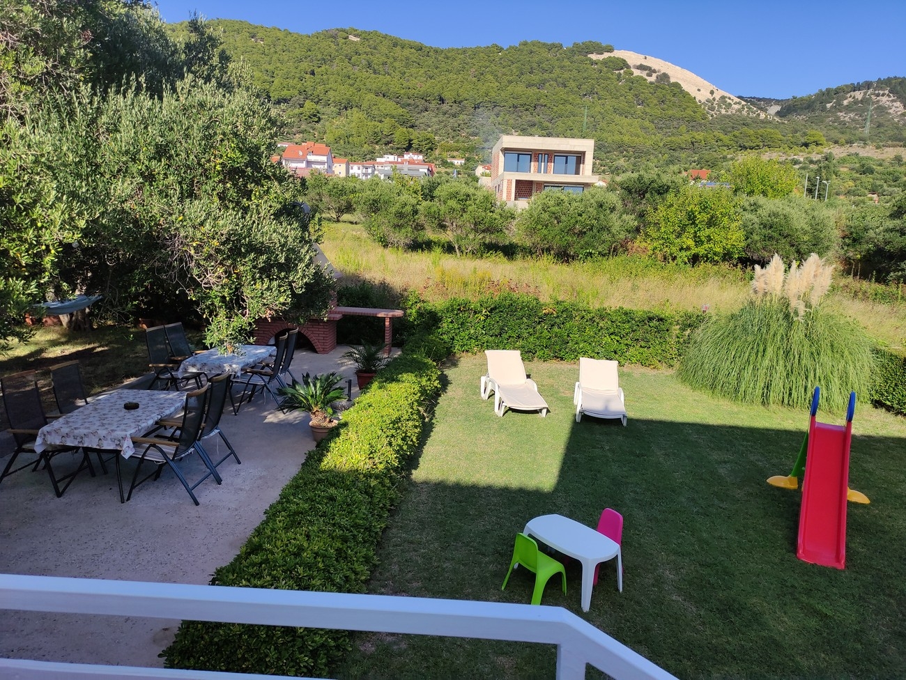 Two bedroom apartment with terrace Banjol, Rab  A-a