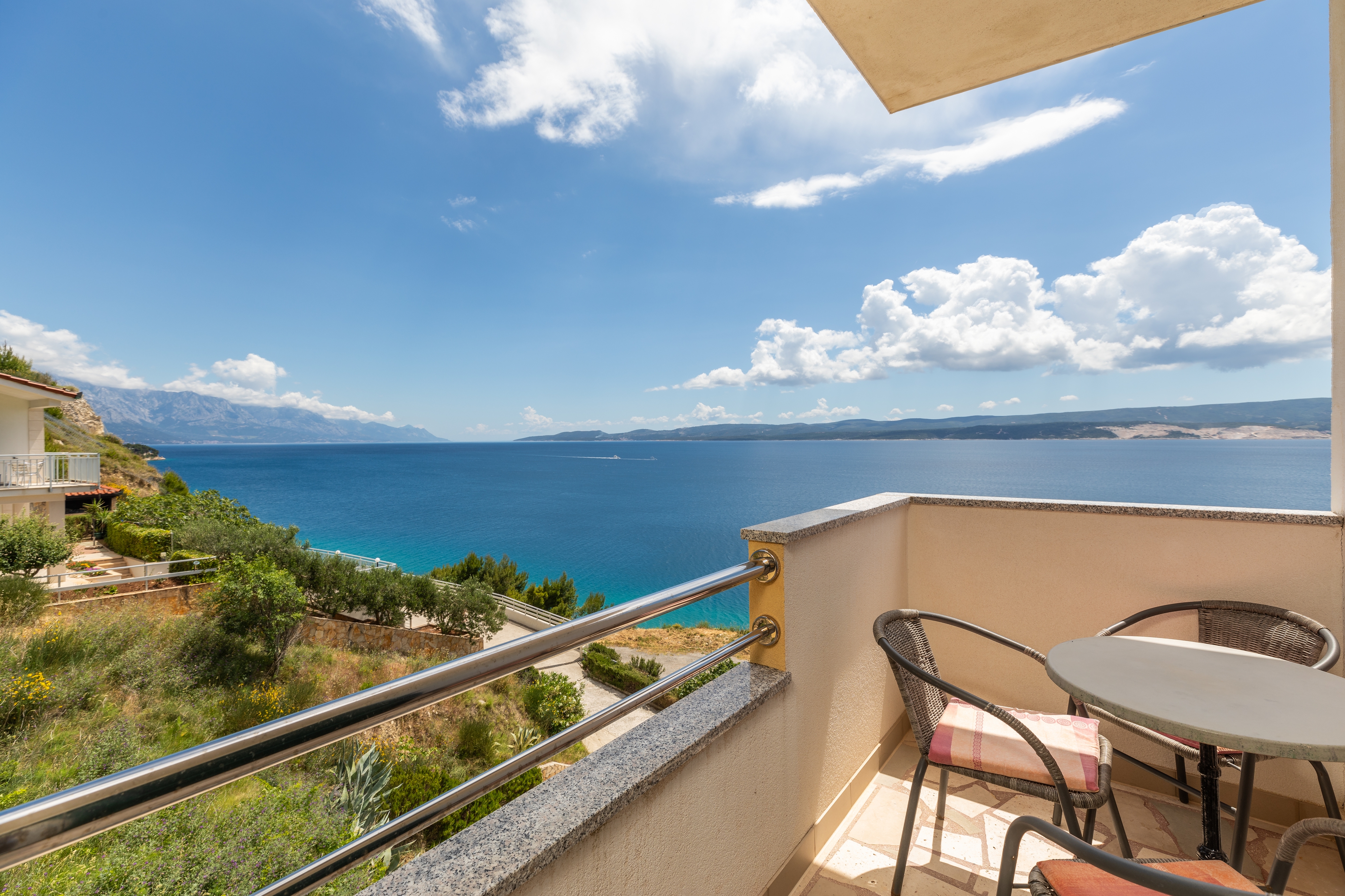One bedroom apartment with balcony and sea view Lokva Rogoznica, Omiš  A-b