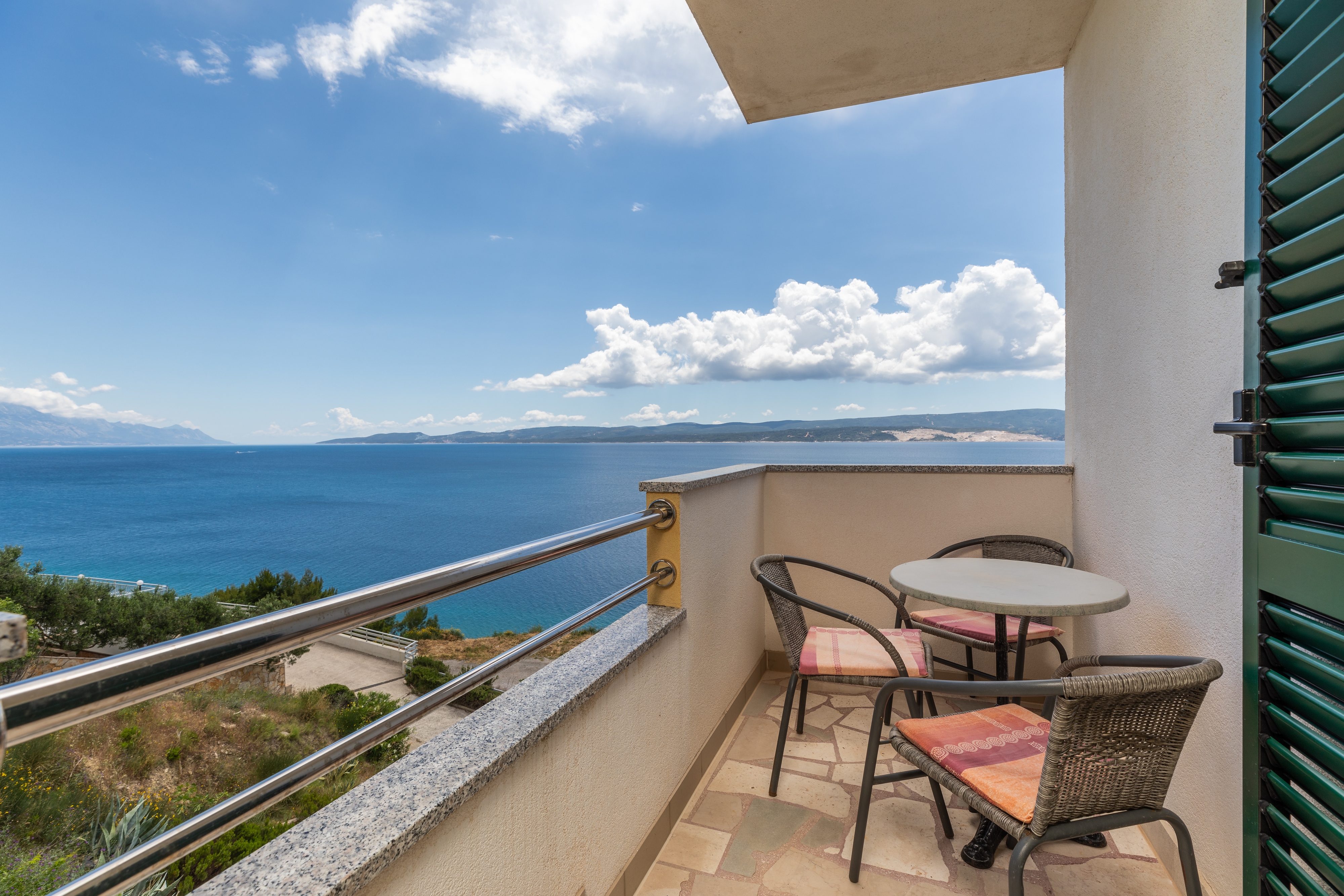 One bedroom apartment with balcony and sea view Lokva Rogoznica, Omiš  A-b