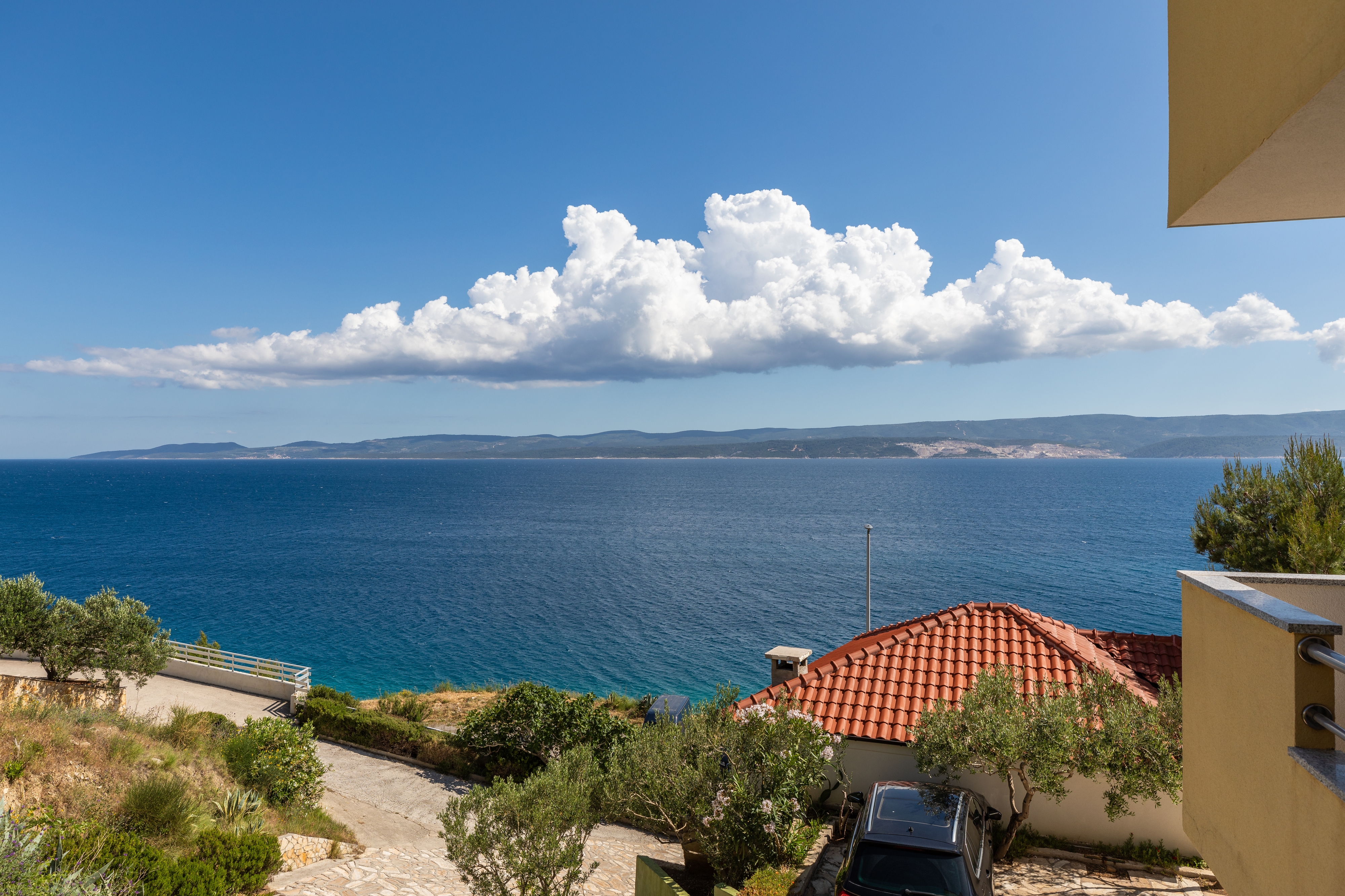 Two bedroom apartment with balcony and sea view Lokva Rogoznica, Omiš  A-c