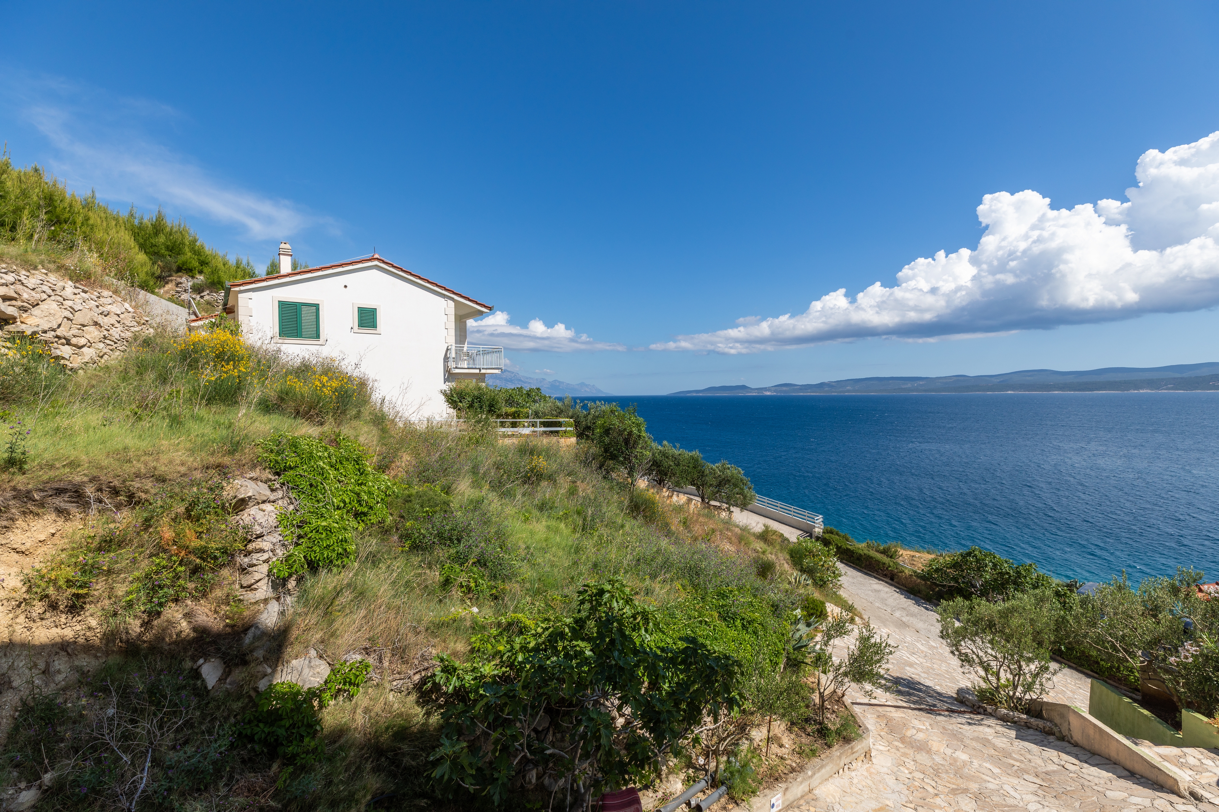 Two bedroom apartment with balcony and sea view Lokva Rogoznica, Omiš  A-c