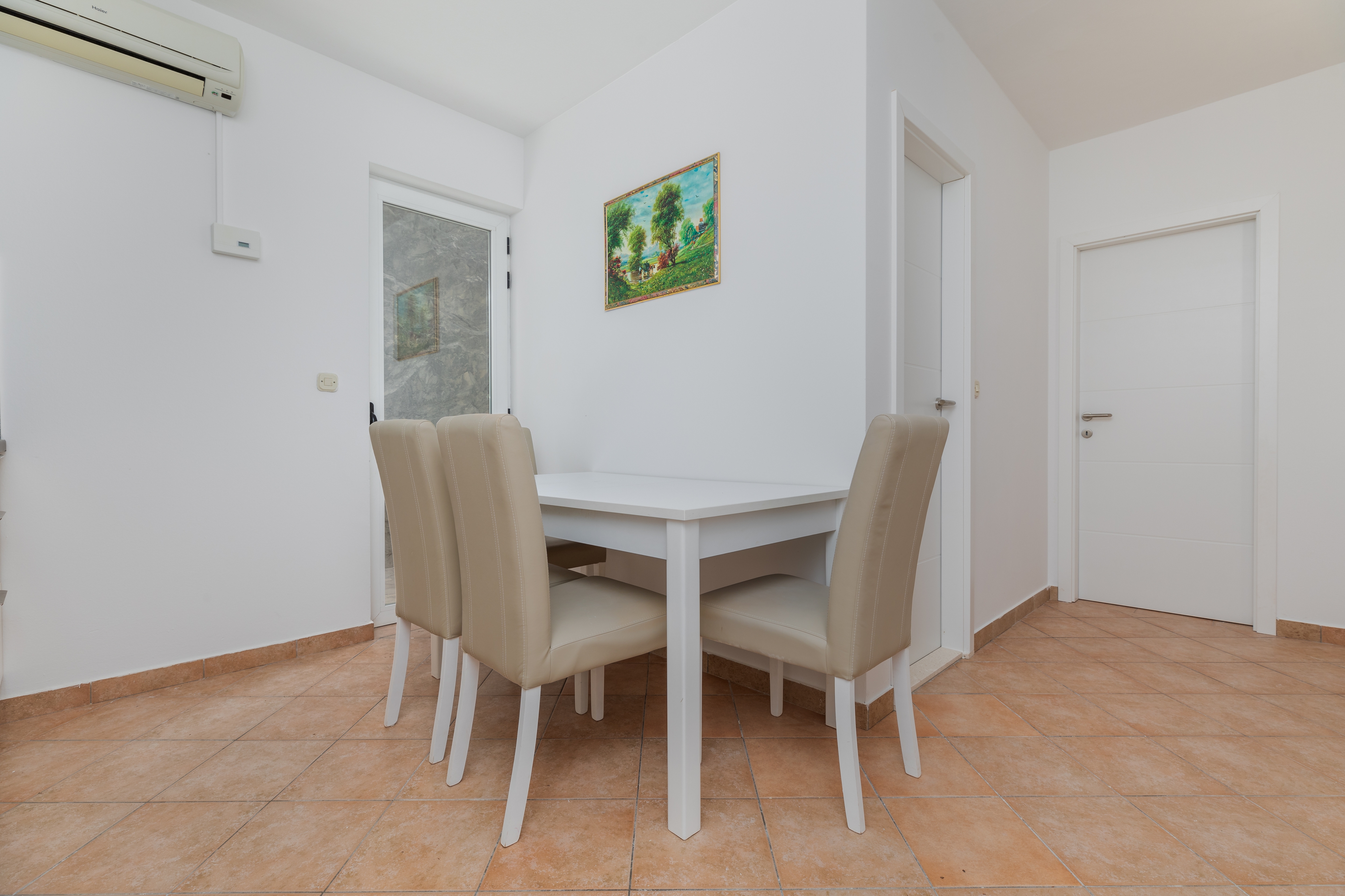 Two bedroom apartment with balcony and sea view Lokva Rogoznica, Omiš (A-23105-c)