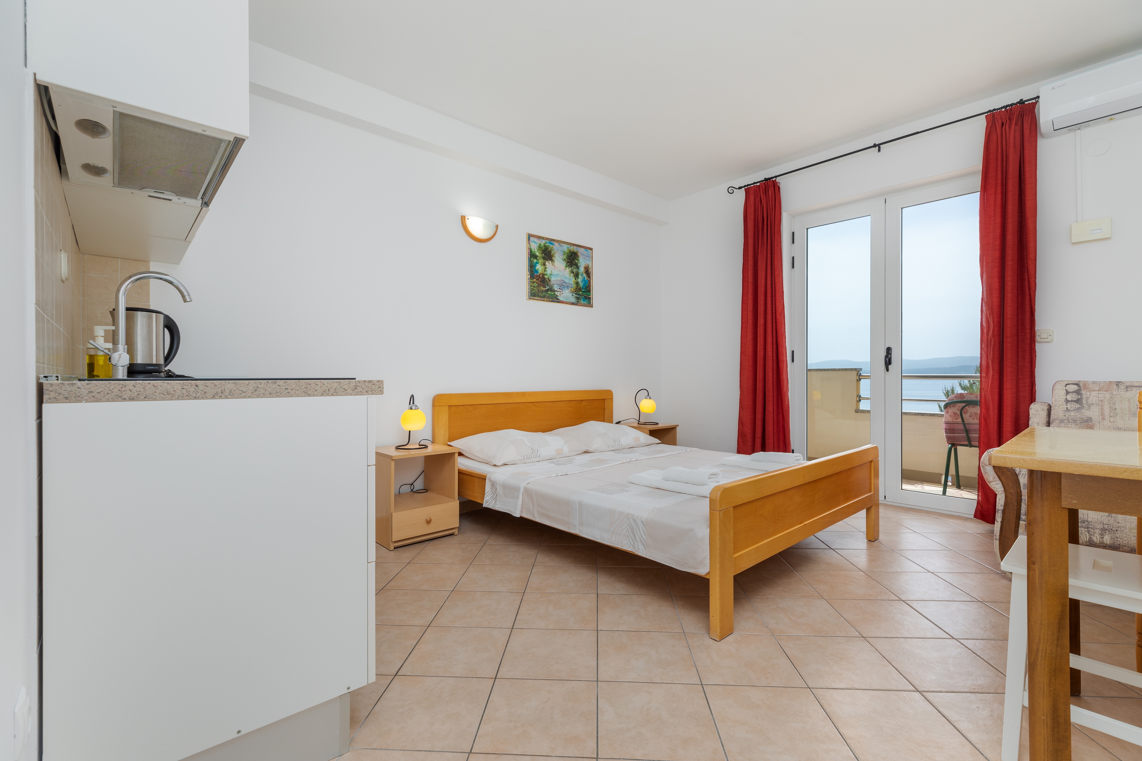 Studio flat with balcony and sea view Lokva Rogoznica, Omiš (AS-23105-c)