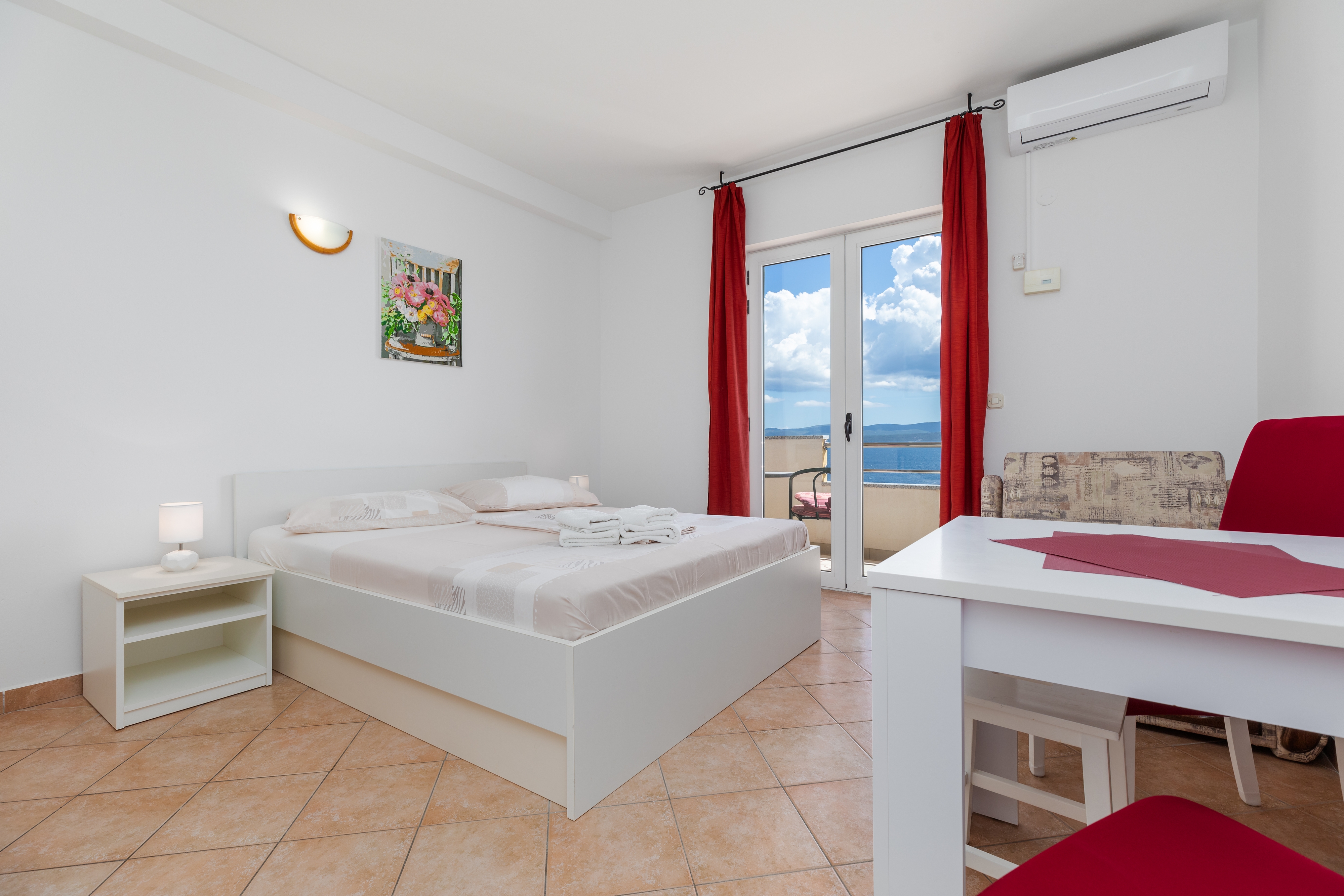 Studio flat with balcony and sea view Lokva Rogoznica, Omiš (AS-23105-d)