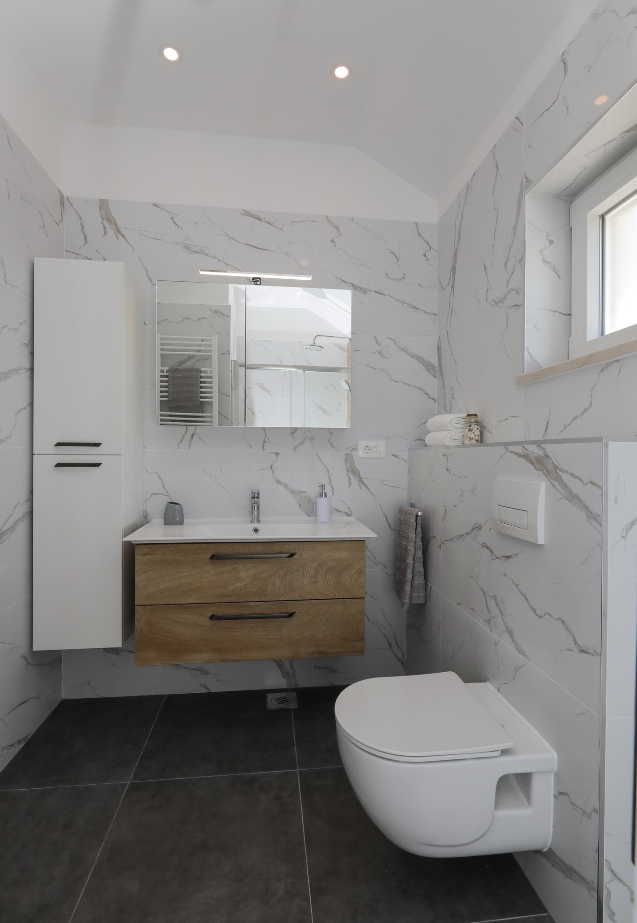 Three bedroom house with terrace and sea view Supetar, Brač  K