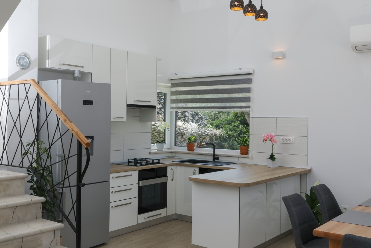 Three bedroom house with terrace and sea view Supetar, Brač  K