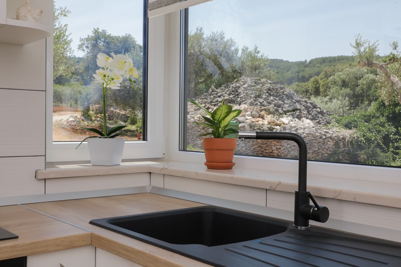 Three bedroom house with terrace and sea view Supetar, Brač  K