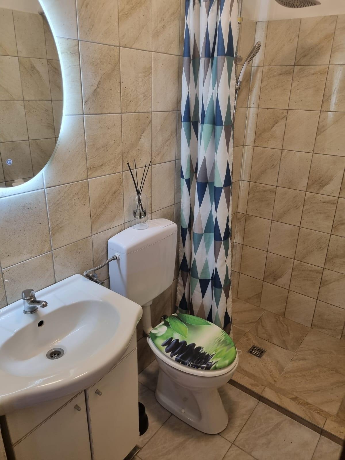 One bedroom apartment with terrace and sea view Sukošan, Zadar  A-b