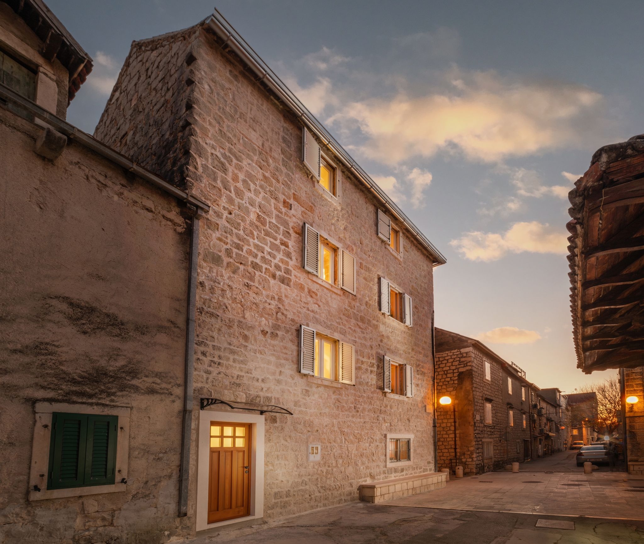 Dvosobna kuća s terasom Kaštel Novi, Kaštela  K