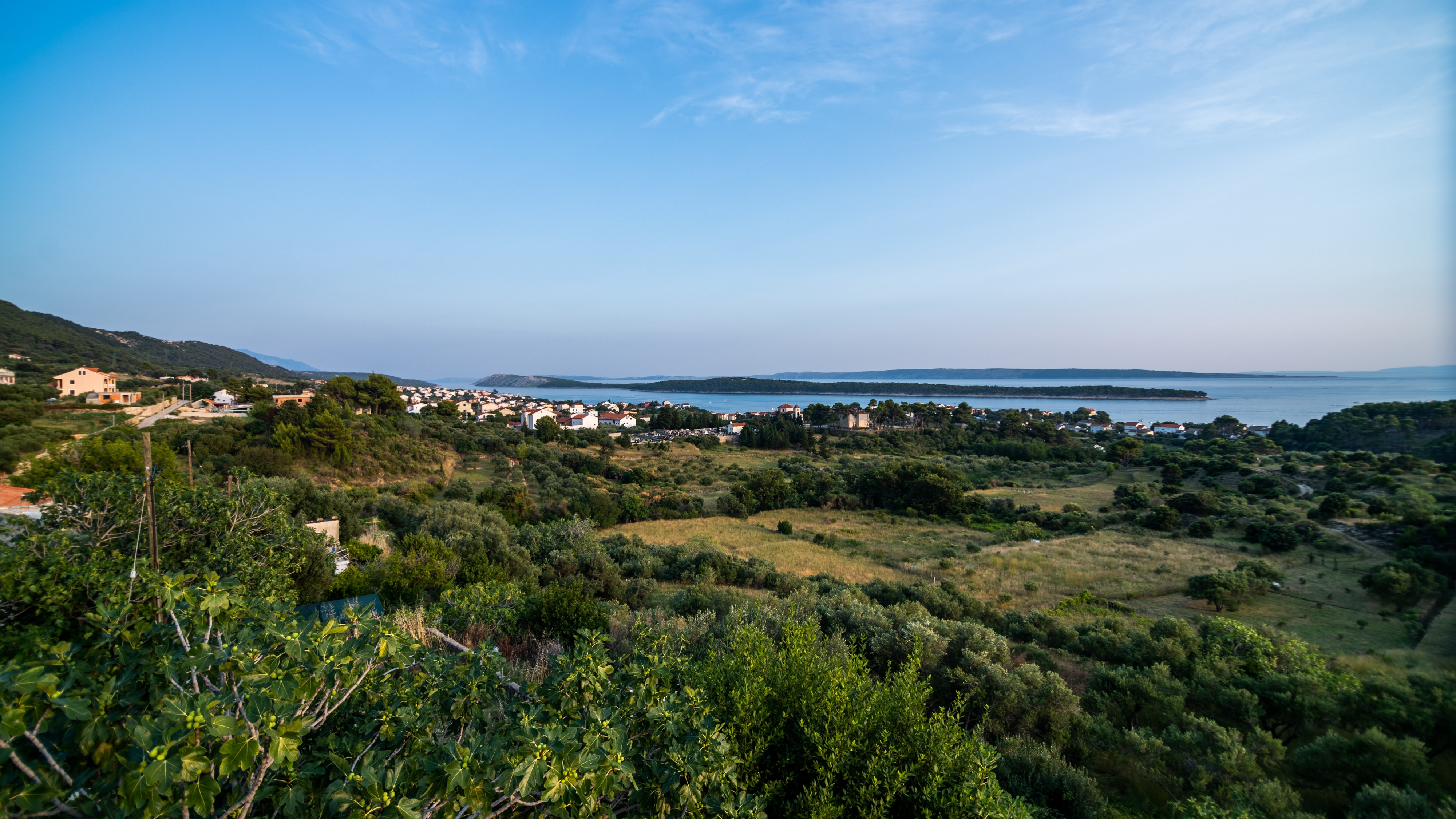 Three bedroom house with balcony and sea view Banjol, Rab  K