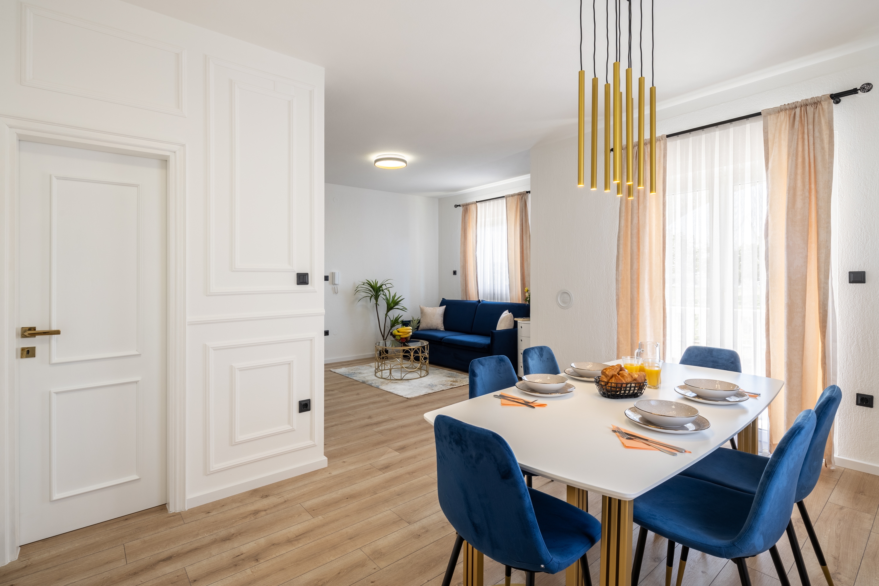 Two bedroom apartment with air-conditioning Seget Donji, Trogir  A-b