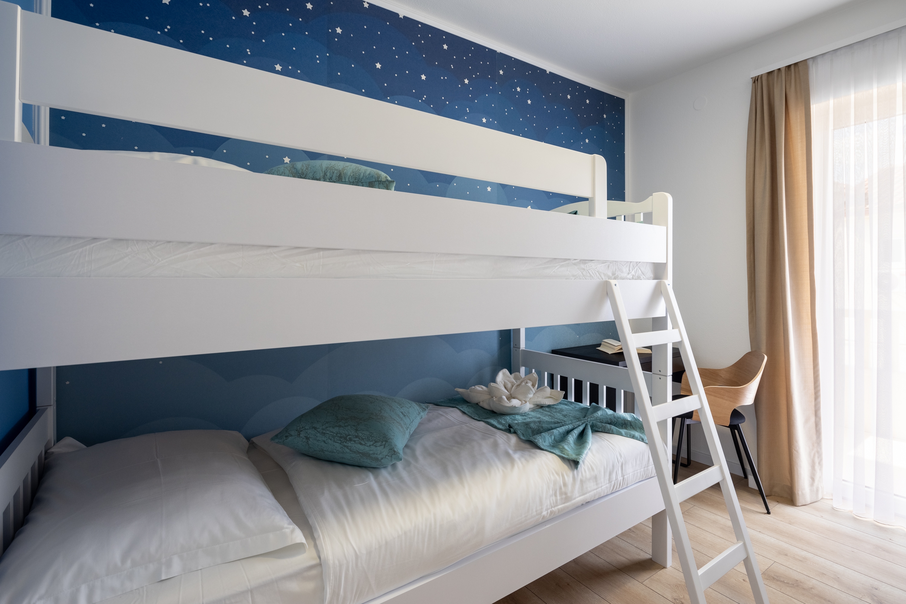 Two bedroom apartment with balcony and sea view Seget Donji, Trogir  A-e