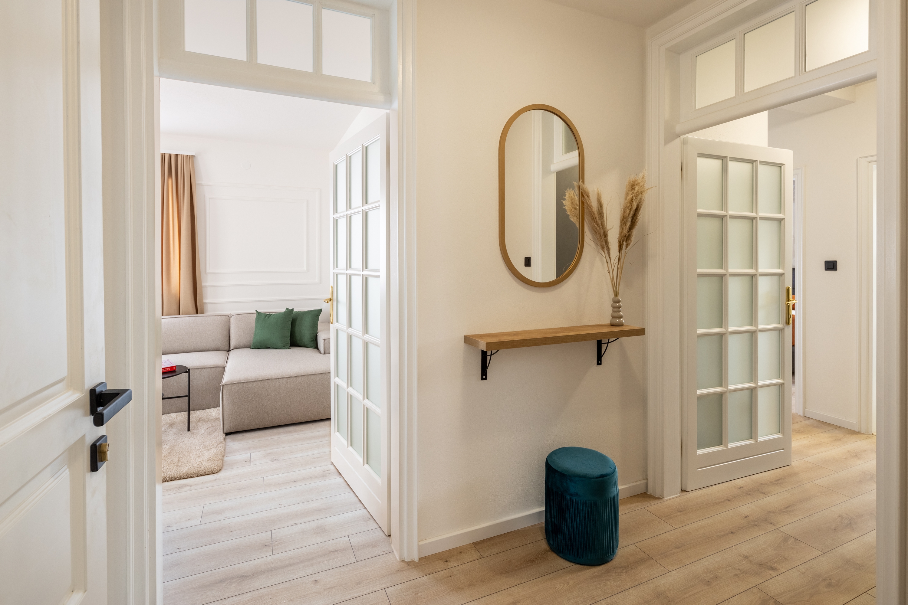 Two bedroom apartment with balcony and sea view Seget Donji, Trogir  A-e