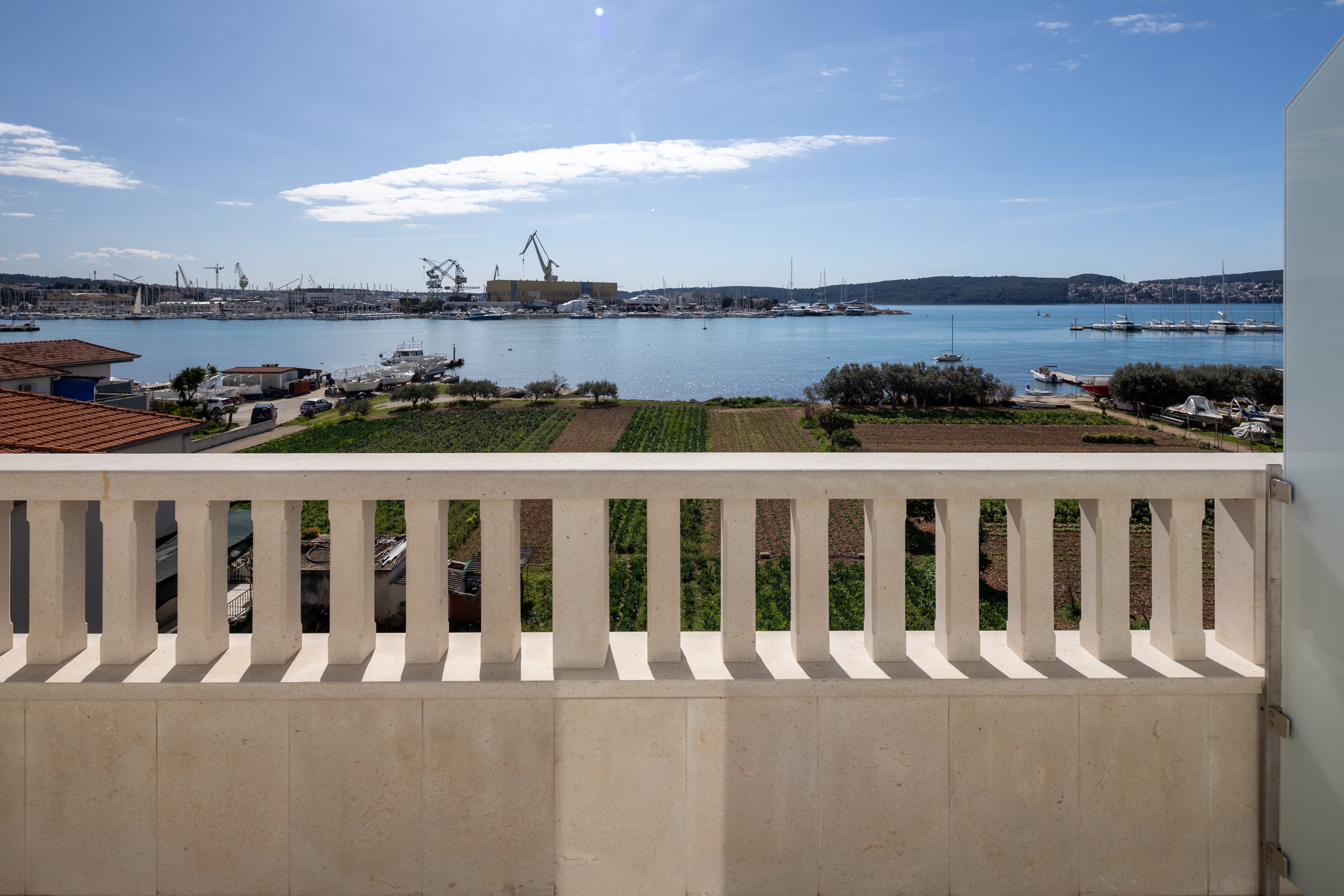 Two bedroom apartment with balcony and sea view Seget Donji, Trogir  A-g