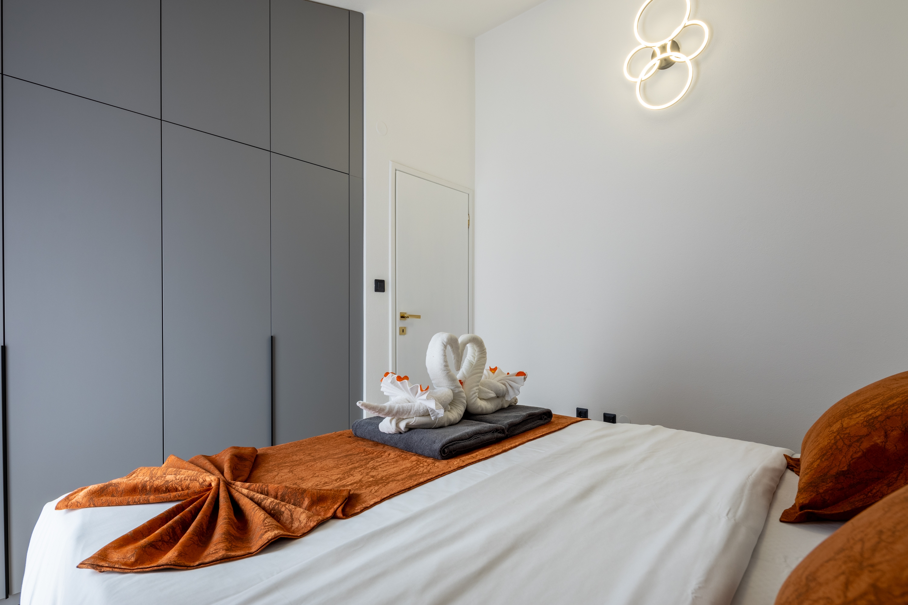Two bedroom apartment with balcony and sea view Seget Donji, Trogir  A-g