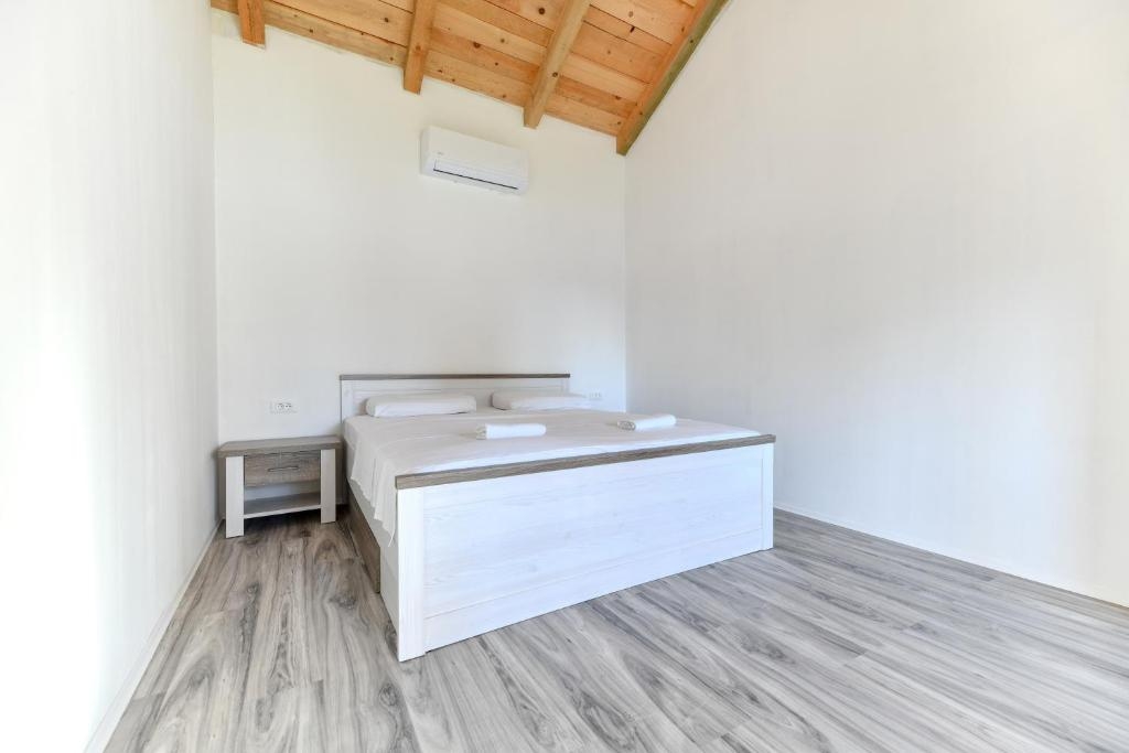 Three bedroom house with air-conditioning Gornje Raštane, Biograd  K
