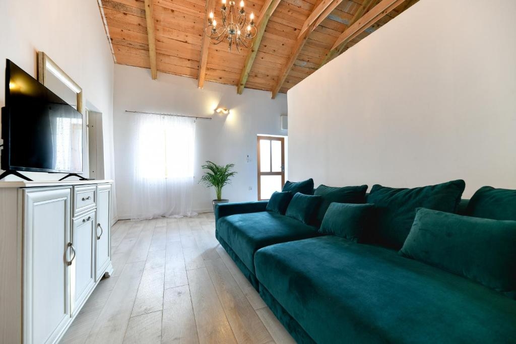 Three bedroom house with air-conditioning Gornje Raštane, Biograd (K-23137)