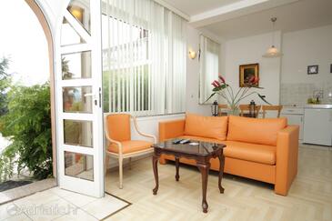 Living room Opatija, Living room in the apartment, dostupna klima.