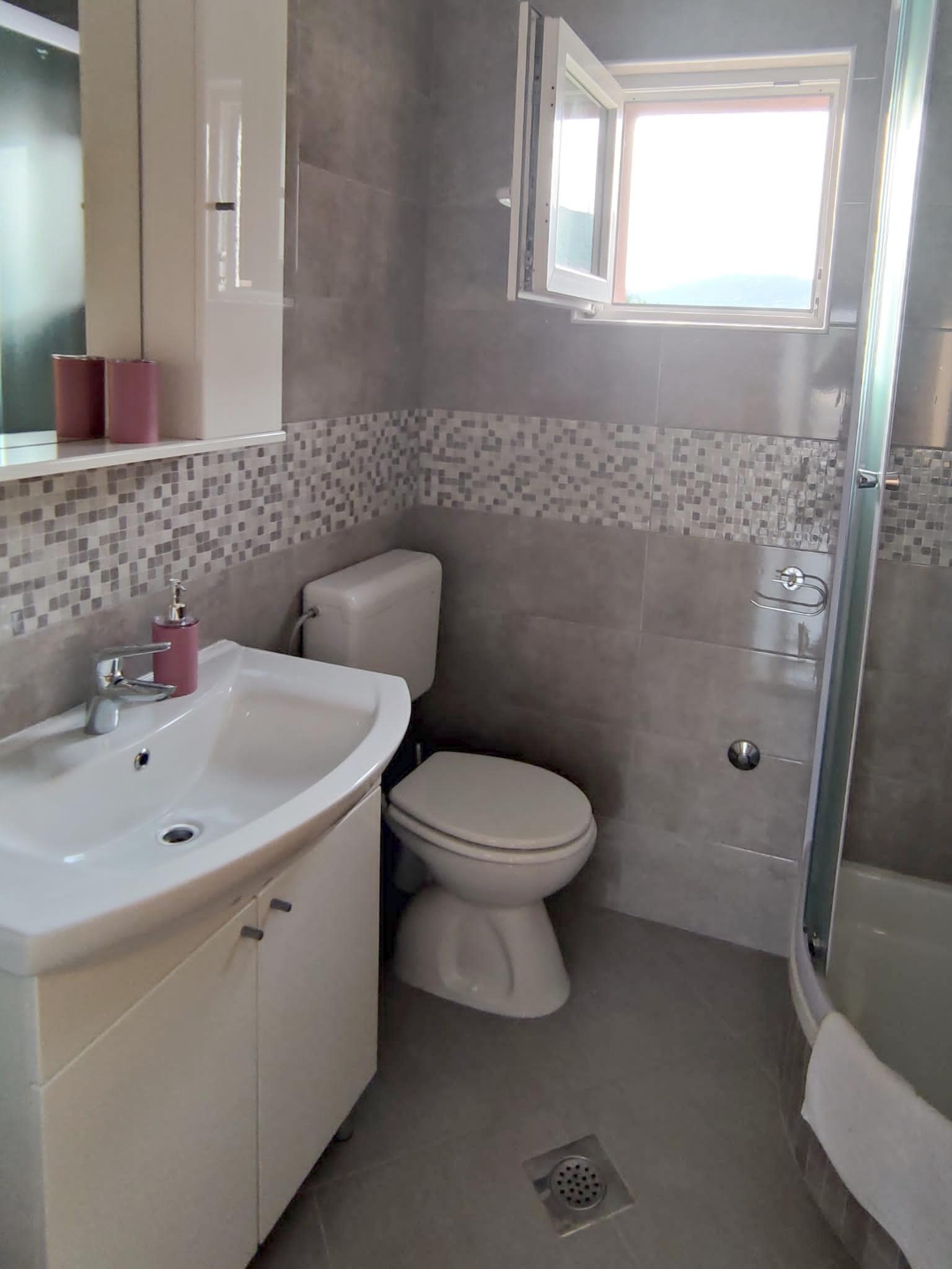 Two bedroom apartment with balcony Rogotin, Neretva Delta - Ušće Neretve  A-a