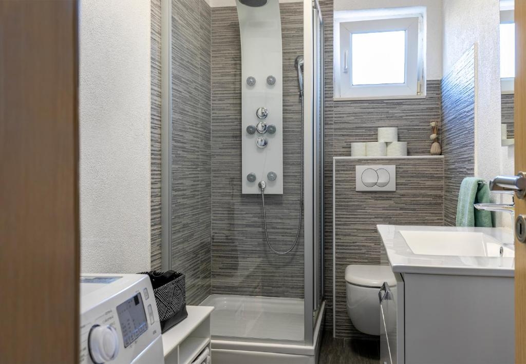 Two bedroom apartment with terrace and sea view Bibinje, Zadar  A-a