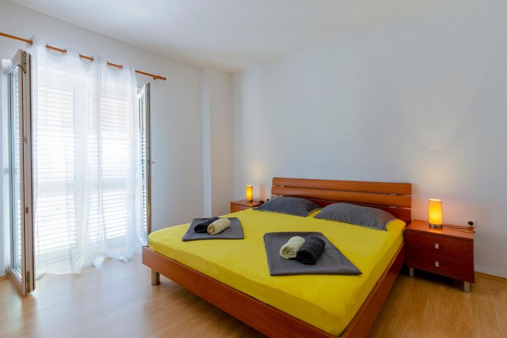 Two bedroom apartment with terrace and sea view Bibinje, Zadar  A-a