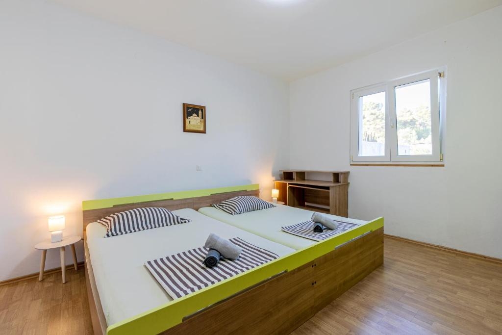 Two bedroom apartment with terrace and sea view Bibinje, Zadar  A-a