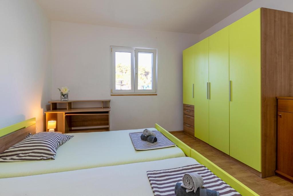 Two bedroom apartment with terrace and sea view Bibinje, Zadar  A-a